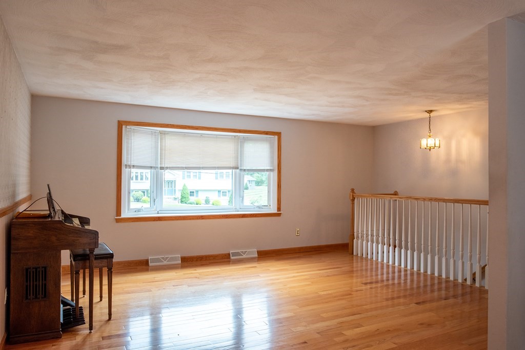 121 Ferncroft Road Tewksbury, MA 01876 - Photo 8 of 16 Gallery Image 8