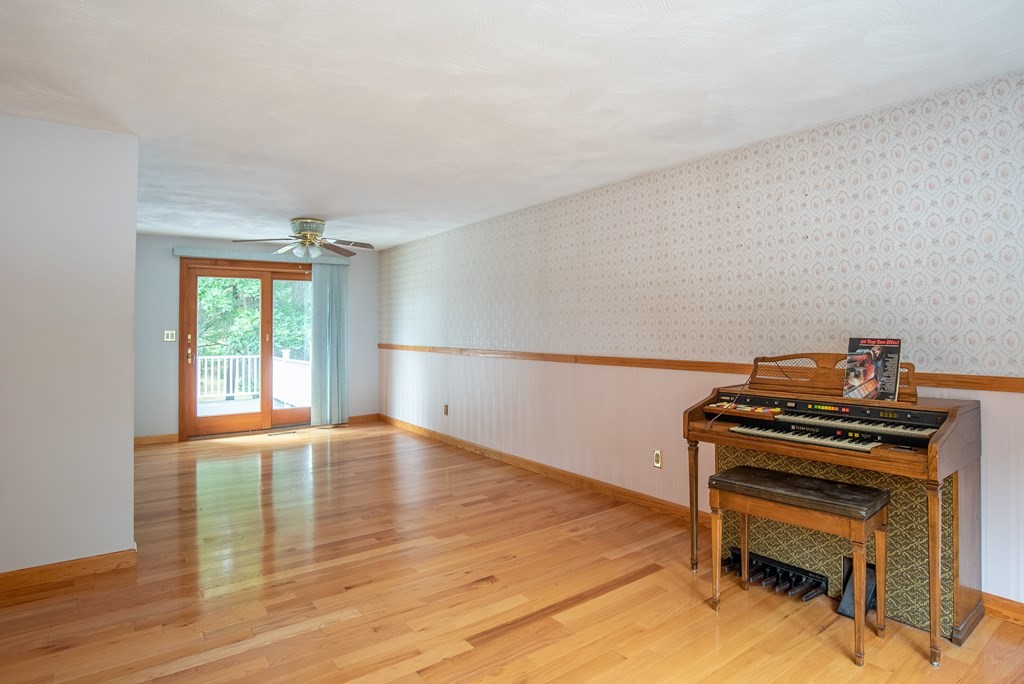 121 Ferncroft Road Tewksbury, MA 01876 - Photo 9 of 16 Gallery Image 9