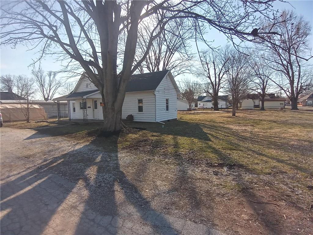68 Denmon Street Rosedale, IN 47874 - Photo 1 of 14