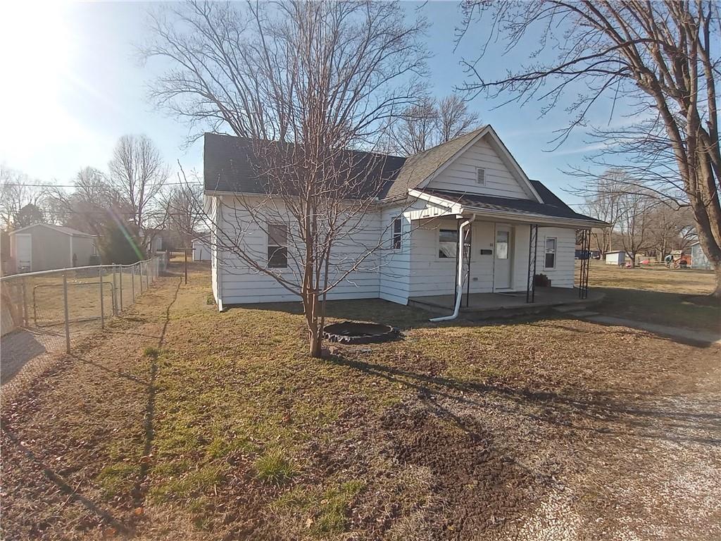 68 Denmon Street Rosedale, IN 47874 - Photo 2 of 14