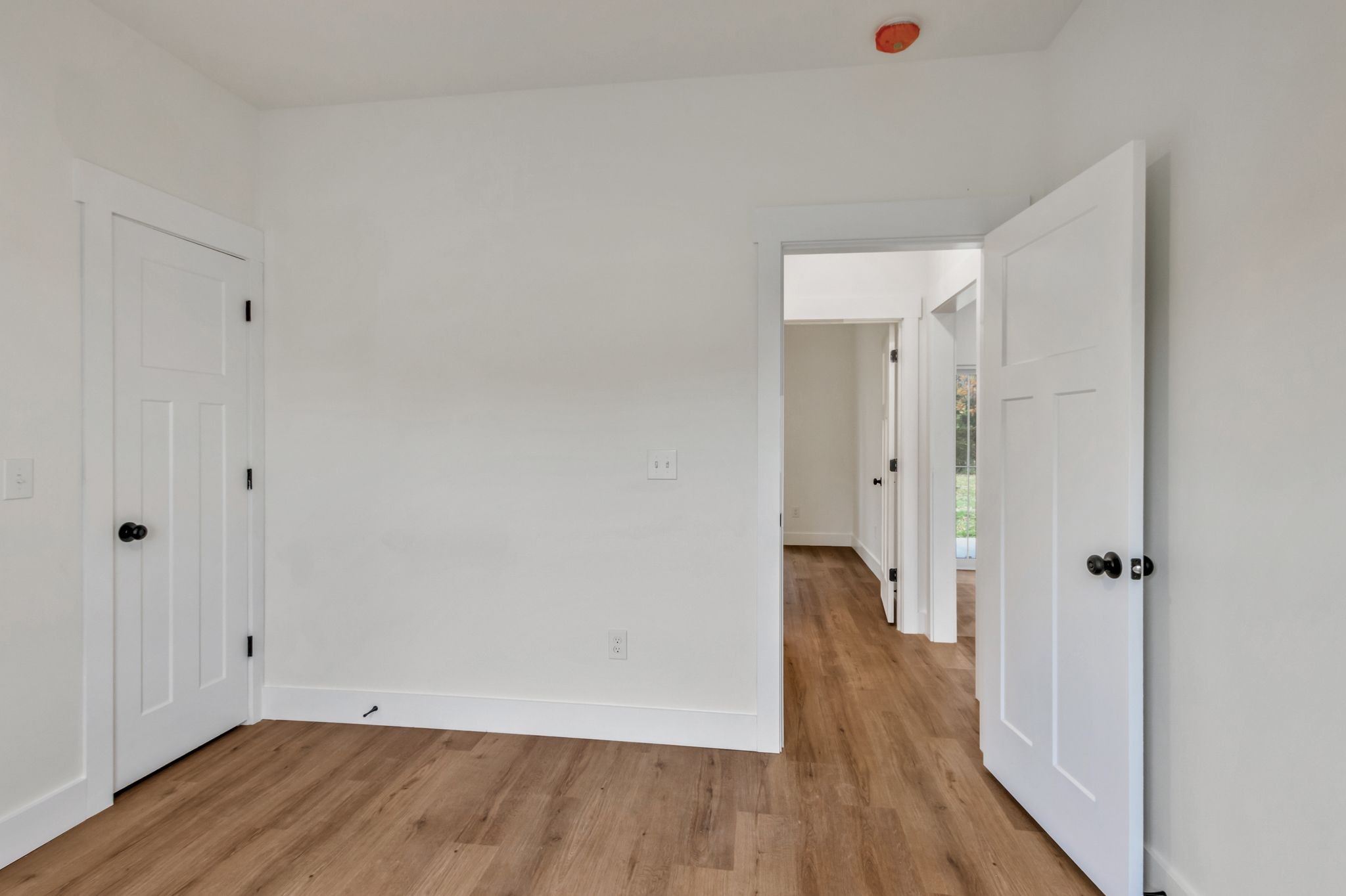 482 Boswell Road Winchester, TN 37398 - Photo 25 of 36 a view of a hallway with wooden floor