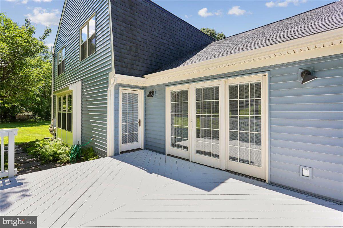 20920 Sunnyacres Road Gaithersburg, MD 20882 - Photo 24 of 64 Deck with access from family room/breakfast area