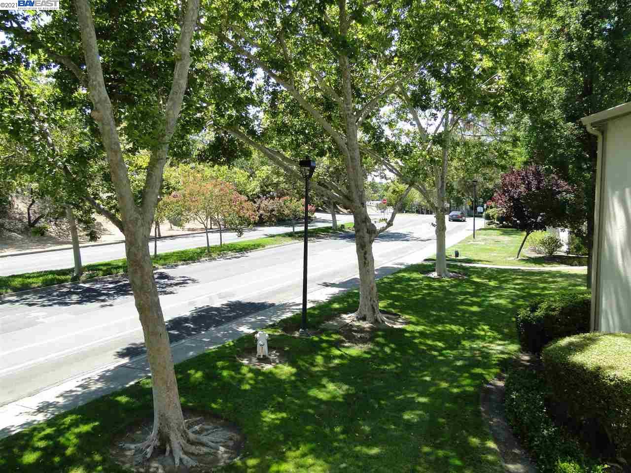 385 Camelback Road, Unit 24 Pleasant Hill, CA 94523 - Photo 1 of 1