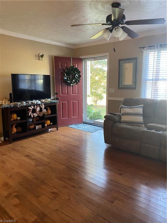 145 Oak Ridge Circle Mount Airy, NC 27030 - Photo 12 of 31 Gallery Image 12