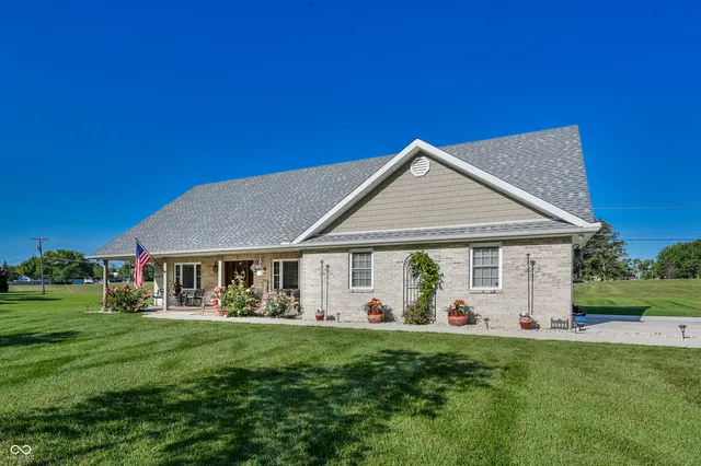 $315,900 | 1333 North Mill Street, Hartford City, IN 47348