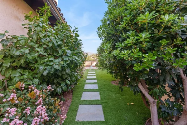 $1,199,900 | 17663 Caminito Hercuba, San Diego, CA 92128