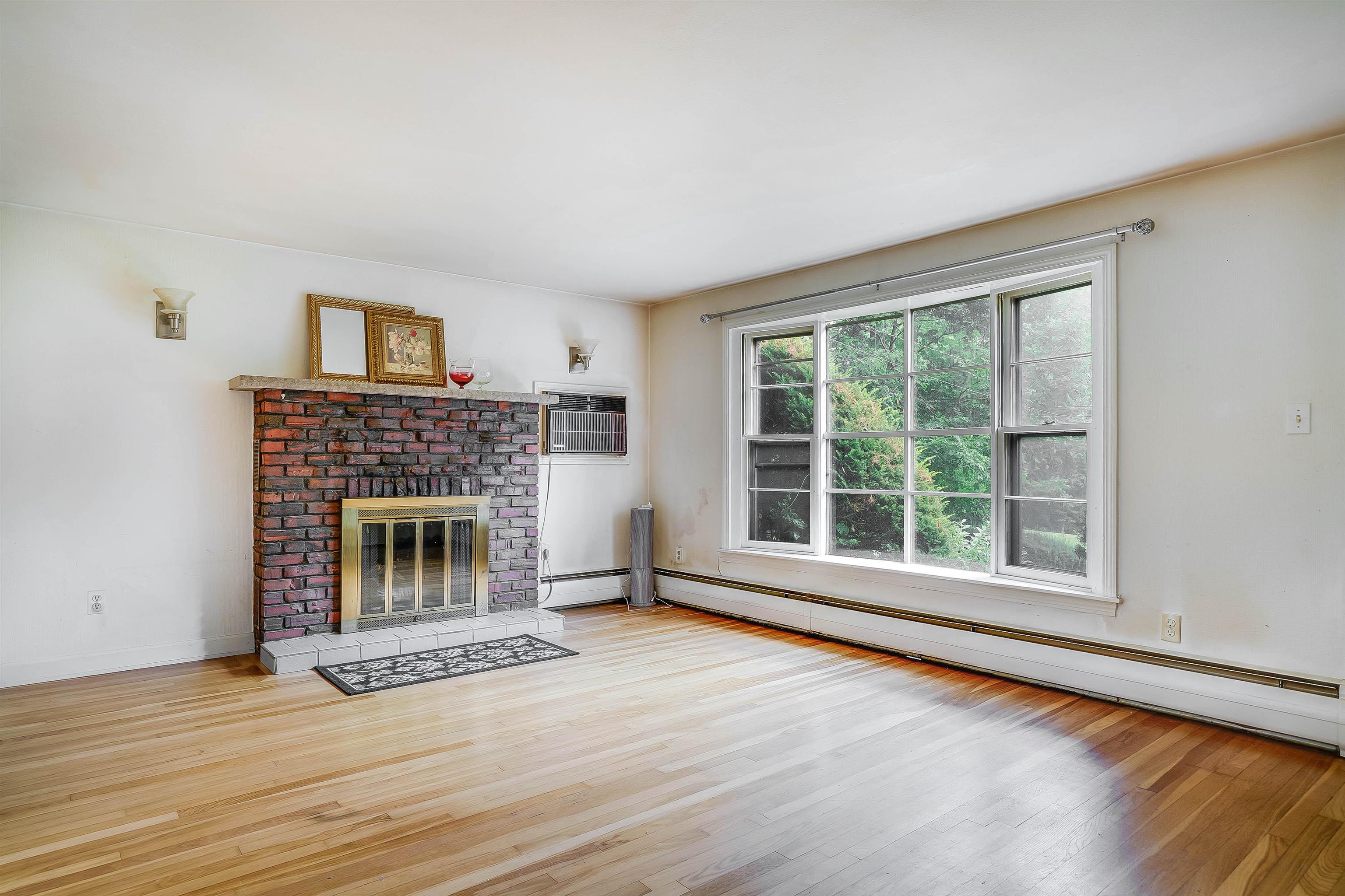 117 Haverhill Road Salem, NH 03079 - Photo 2 of 39