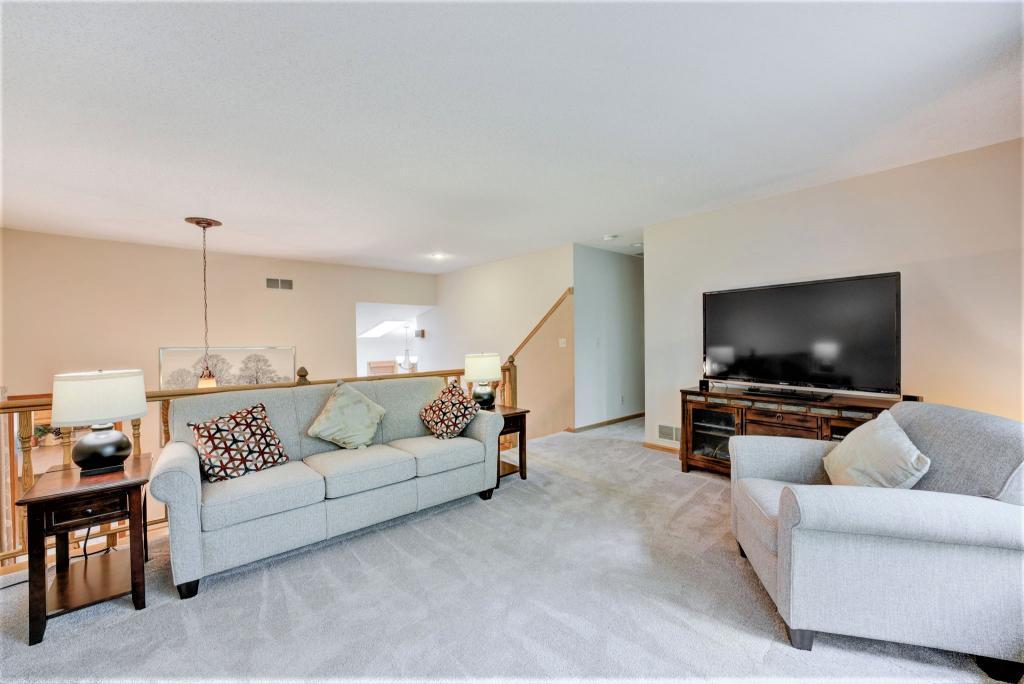 713 Stonewood Road Eagan, MN 55123 - Photo 12 of 32 Gallery Image 12