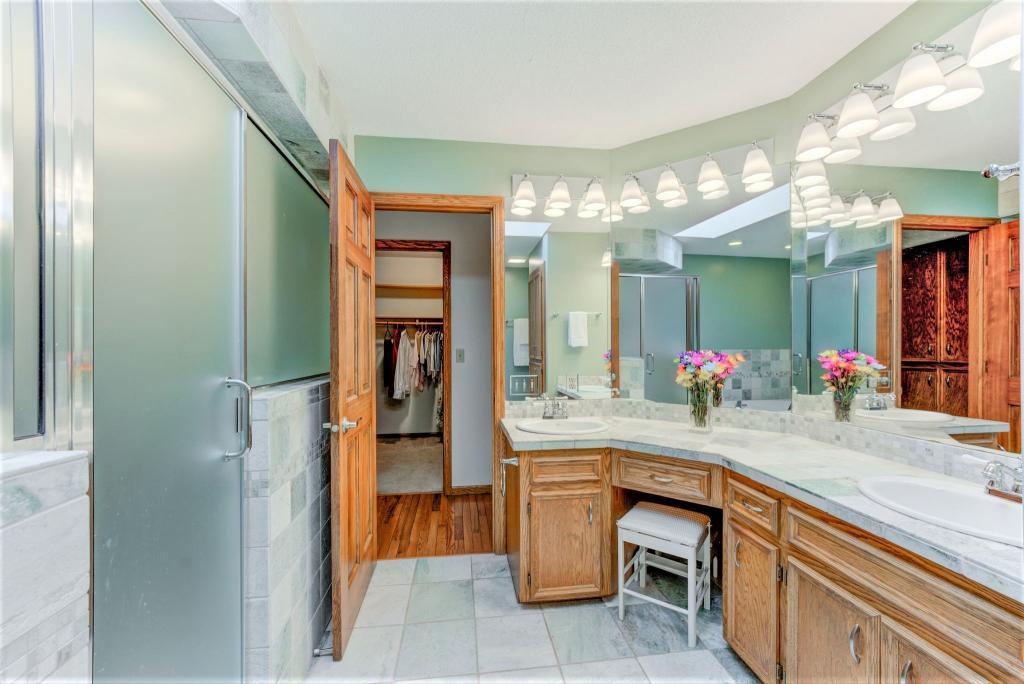 713 Stonewood Road Eagan, MN 55123 - Photo 16 of 32 Gallery Image 16