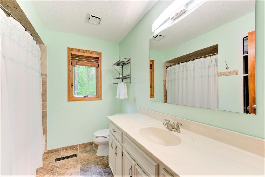 713 Stonewood Road Eagan, MN 55123 - Photo 23 of 32 Gallery Image 23