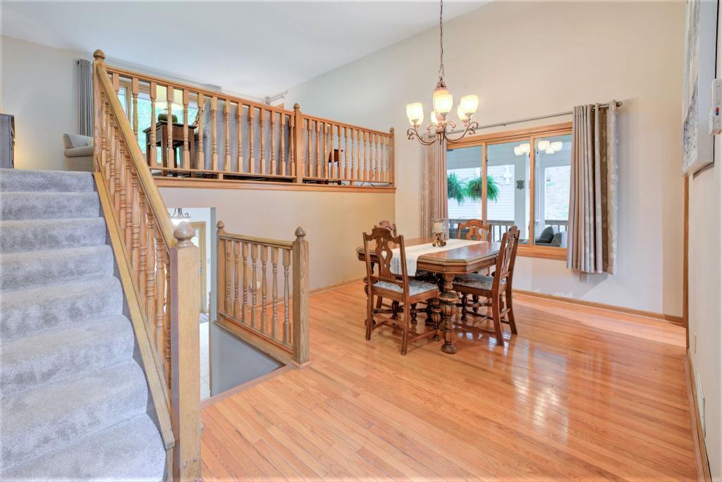 713 Stonewood Road Eagan, MN 55123 - Photo 8 of 32 Gallery Image 8