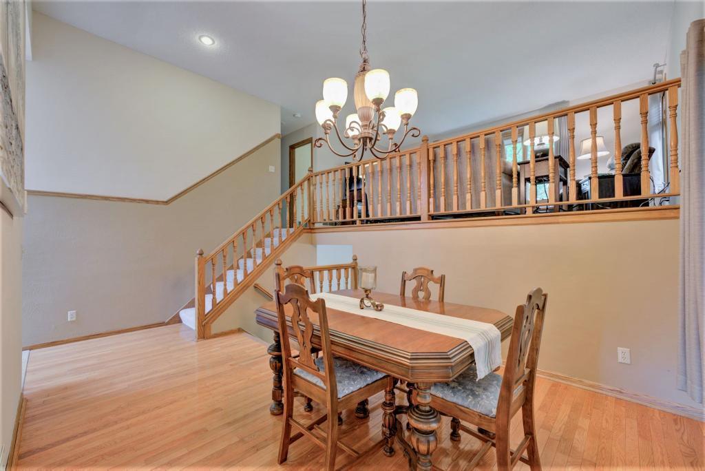 713 Stonewood Road Eagan, MN 55123 - Photo 9 of 32 Gallery Image 9