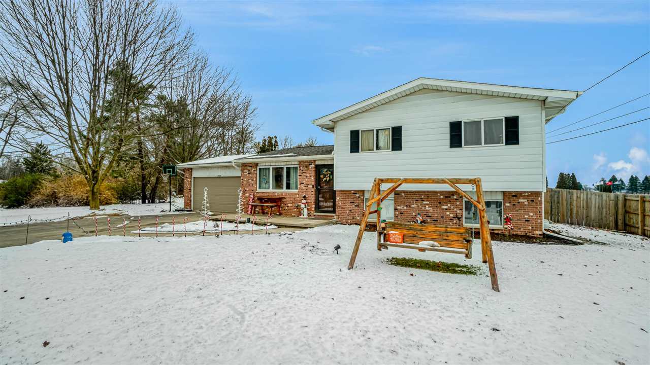 2145 Cass Avenue Road Bay City, MI 48708 - Photo 3 of 27