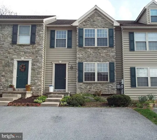 $1,600 | 428 Indian Rock Circle, Elizabethtown, PA 17022