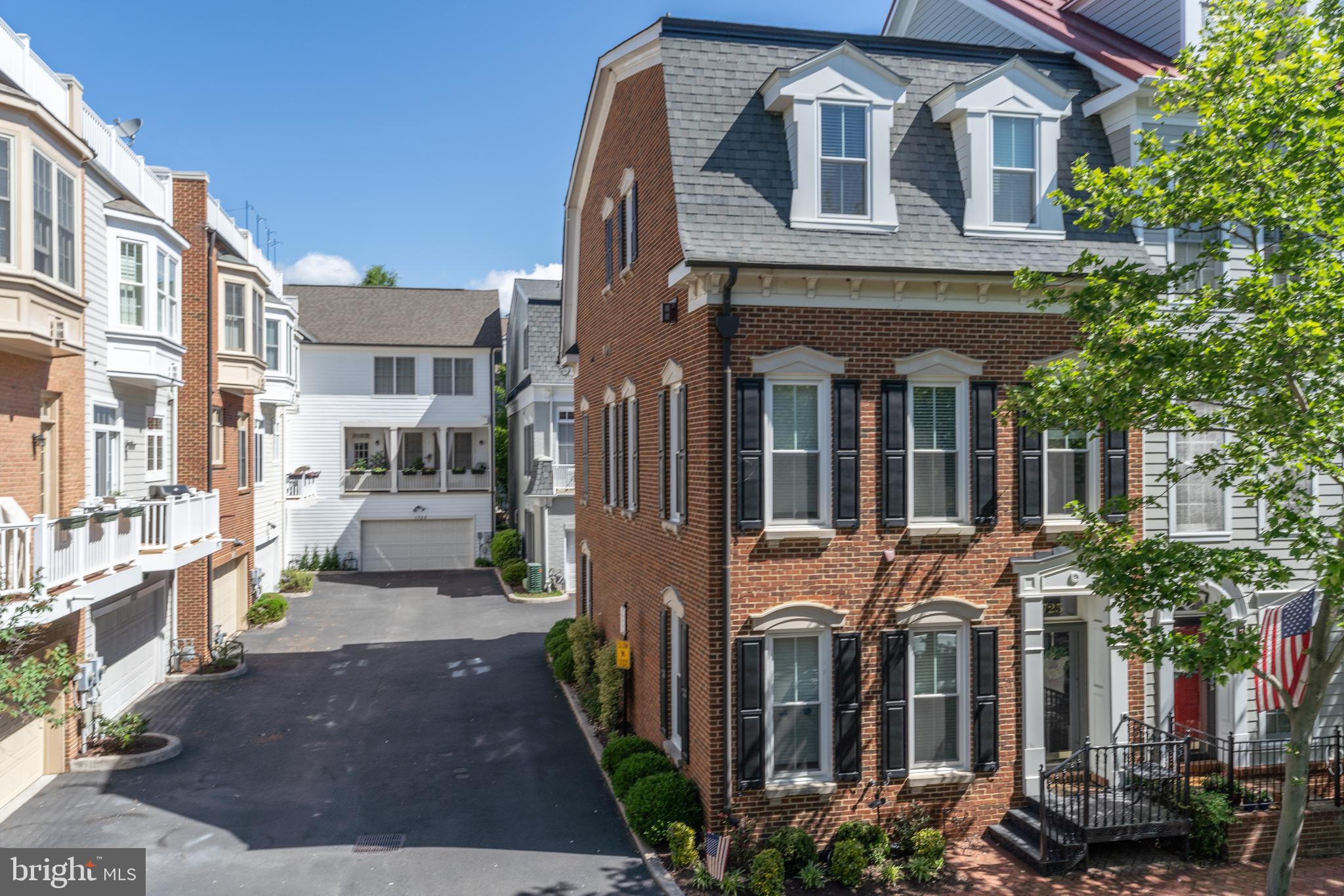 Welcome to 725 Carpenter Rd in Potomac Greens