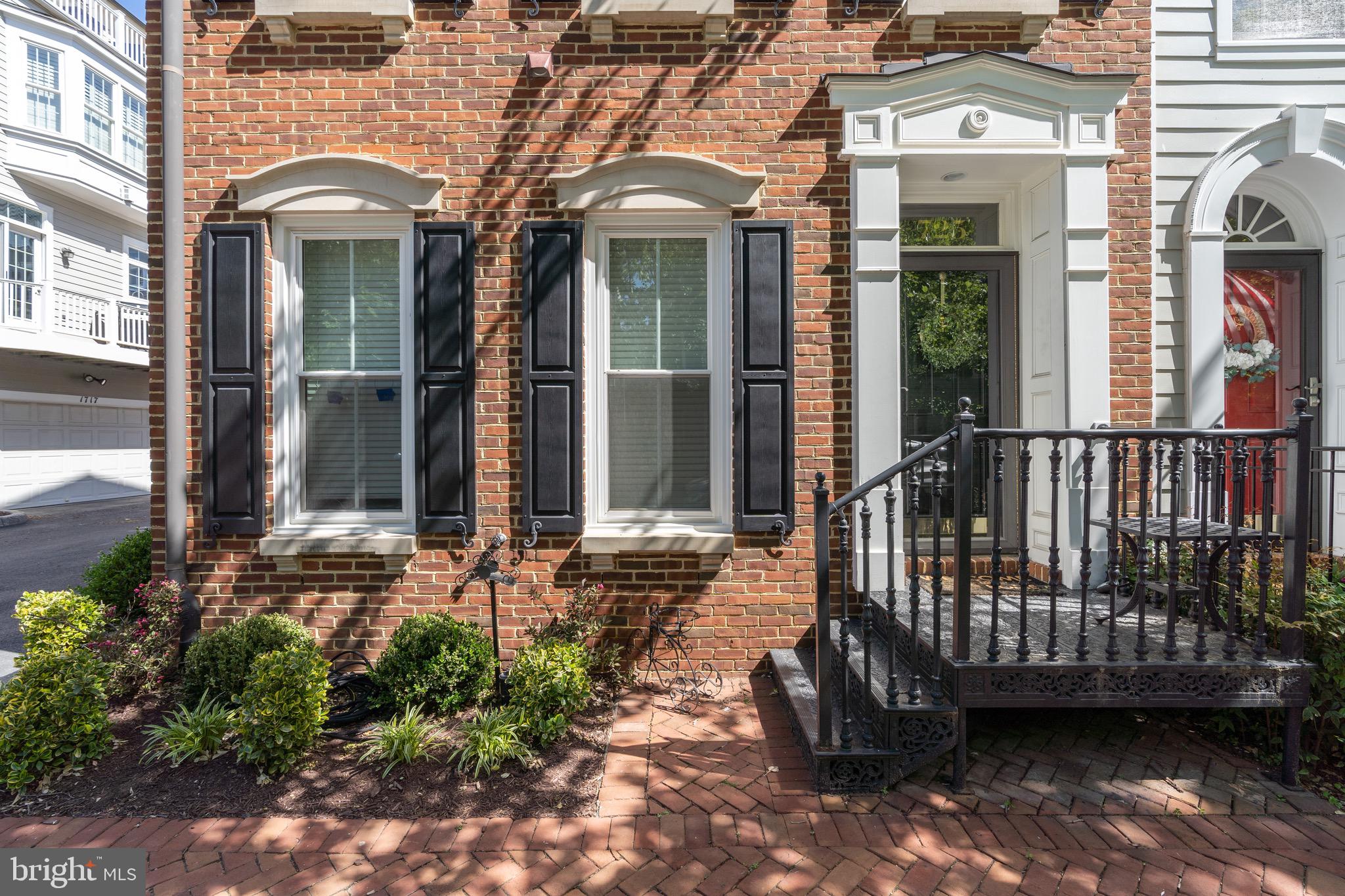 725 Carpenter Road Alexandria, VA 22314 - Photo 2 of 36 725 CARPENTER ROAD