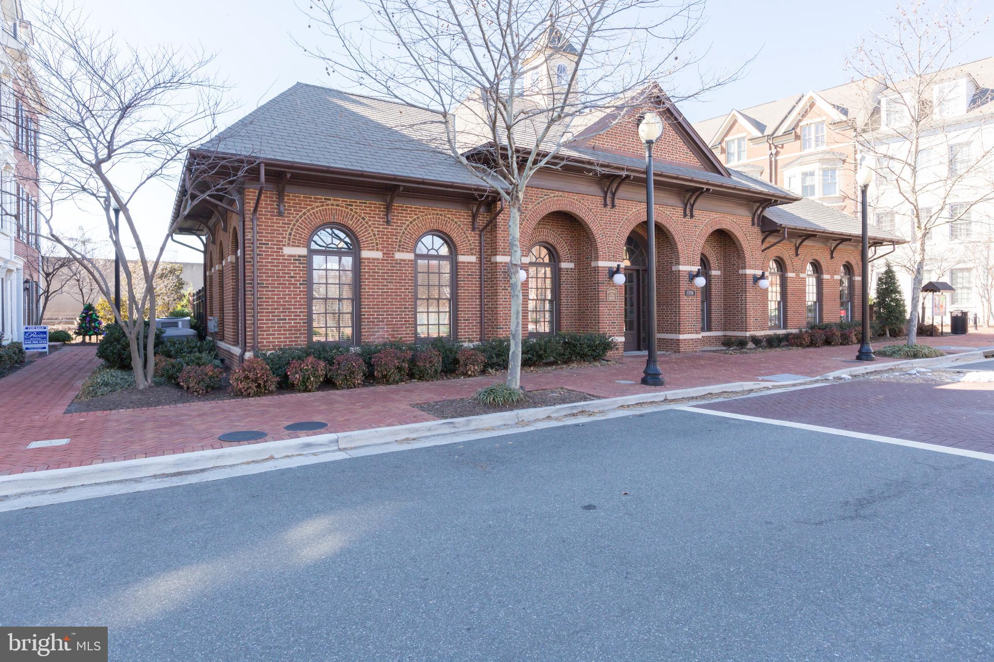 725 Carpenter Road Alexandria, VA 22314 - Photo 29 of 36 Community Clubhouse