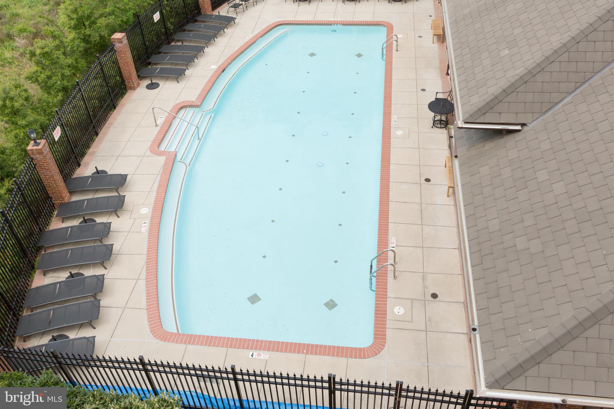 725 Carpenter Road Alexandria, VA 22314 - Photo 30 of 36 Community Pool