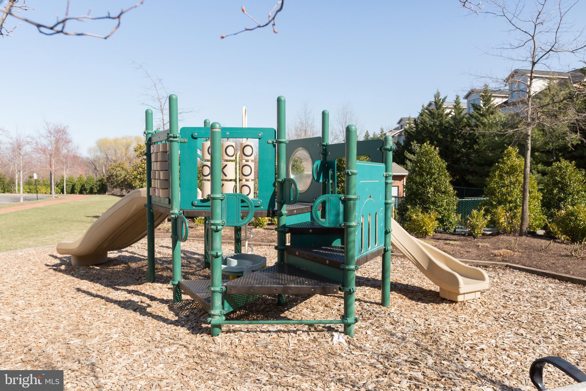 725 Carpenter Road Alexandria, VA 22314 - Photo 33 of 36 Community Playground