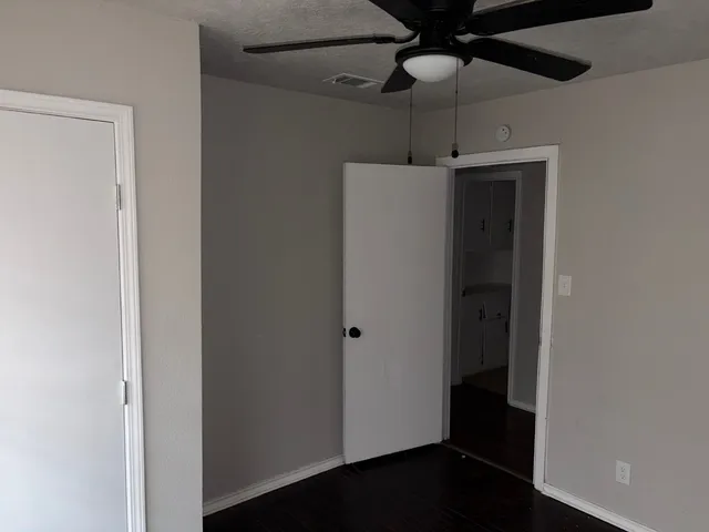 $1,975 | 6122 Glenhurst Drive, Houston, TX 77033