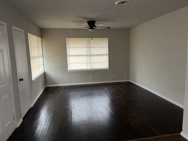 $1,975 | 6122 Glenhurst Drive, Houston, TX 77033