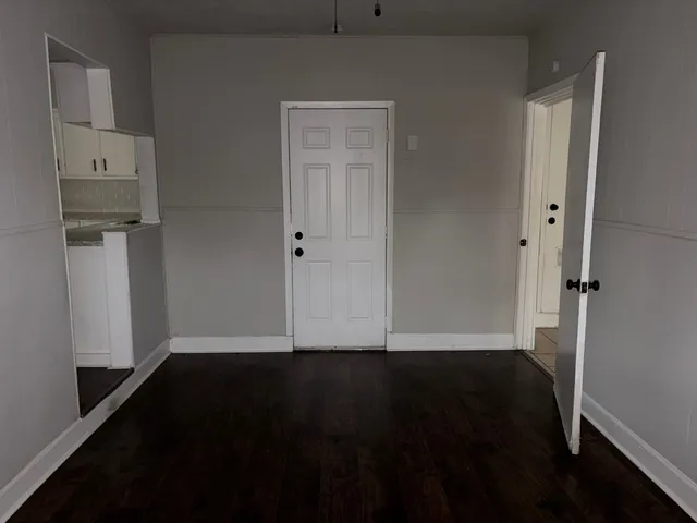 $1,975 | 6122 Glenhurst Drive, Houston, TX 77033