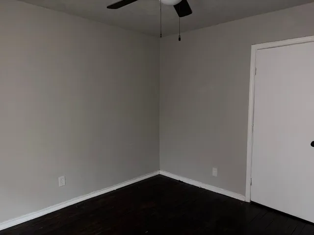 $1,975 | 6122 Glenhurst Drive, Houston, TX 77033