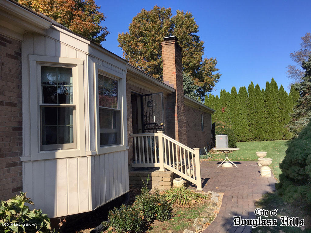 709 Moser Road Louisville, KY 40243 - Photo 7 of 43 Back_06