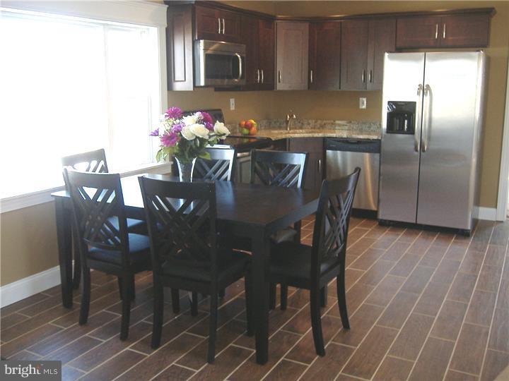 55 Gaping Rock Road Levittown, PA 19057 - Photo 11 of 25 Kitchen