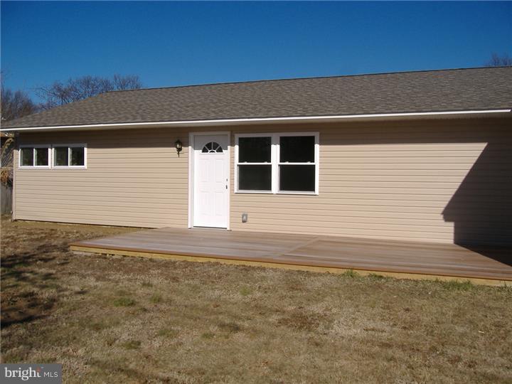 55 Gaping Rock Road Levittown, PA 19057 - Photo 5 of 25 Exterior Back