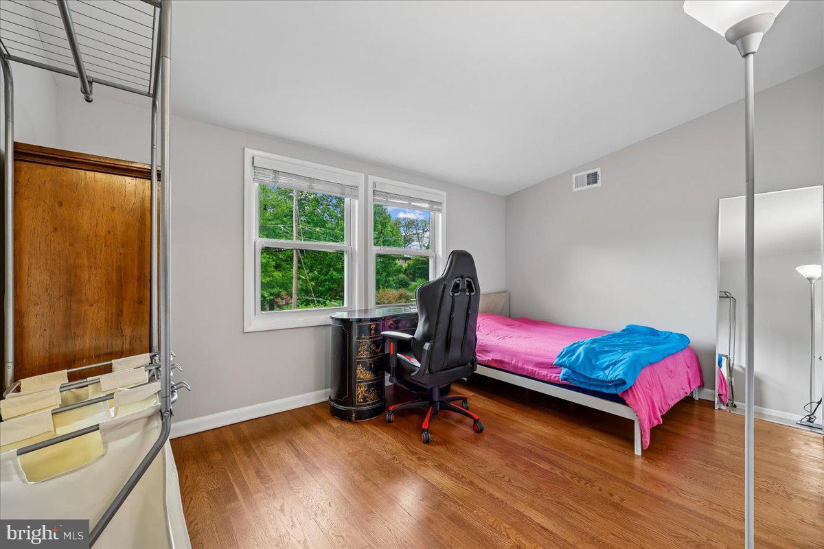 11518 Charlton Drive Silver Spring, MD 20902 - Photo 36 of 49 Bedroom 3
