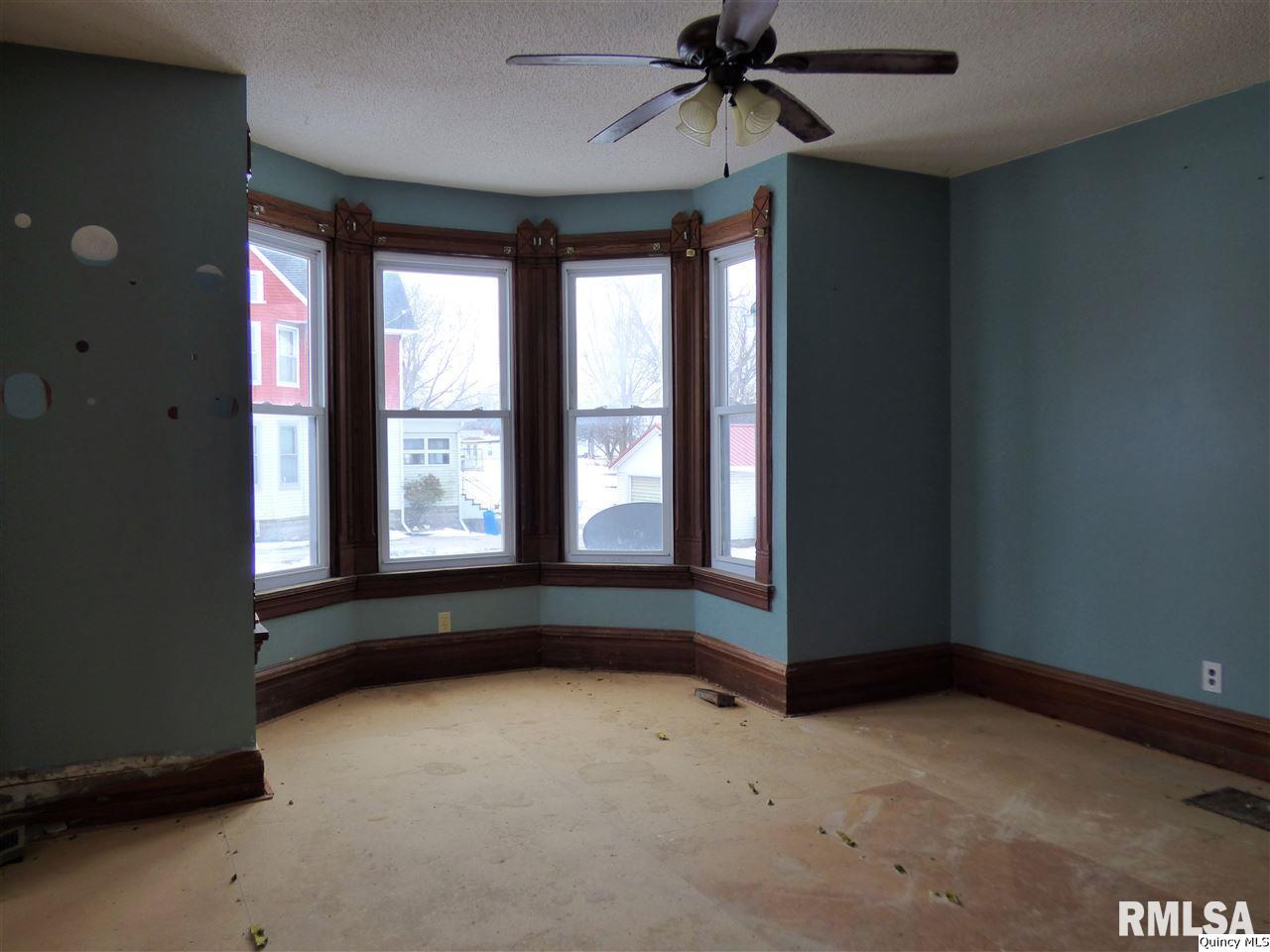 322 North Ohio Street Camp Point, IL 62320 - Photo 5 of 28 Gallery Image 5