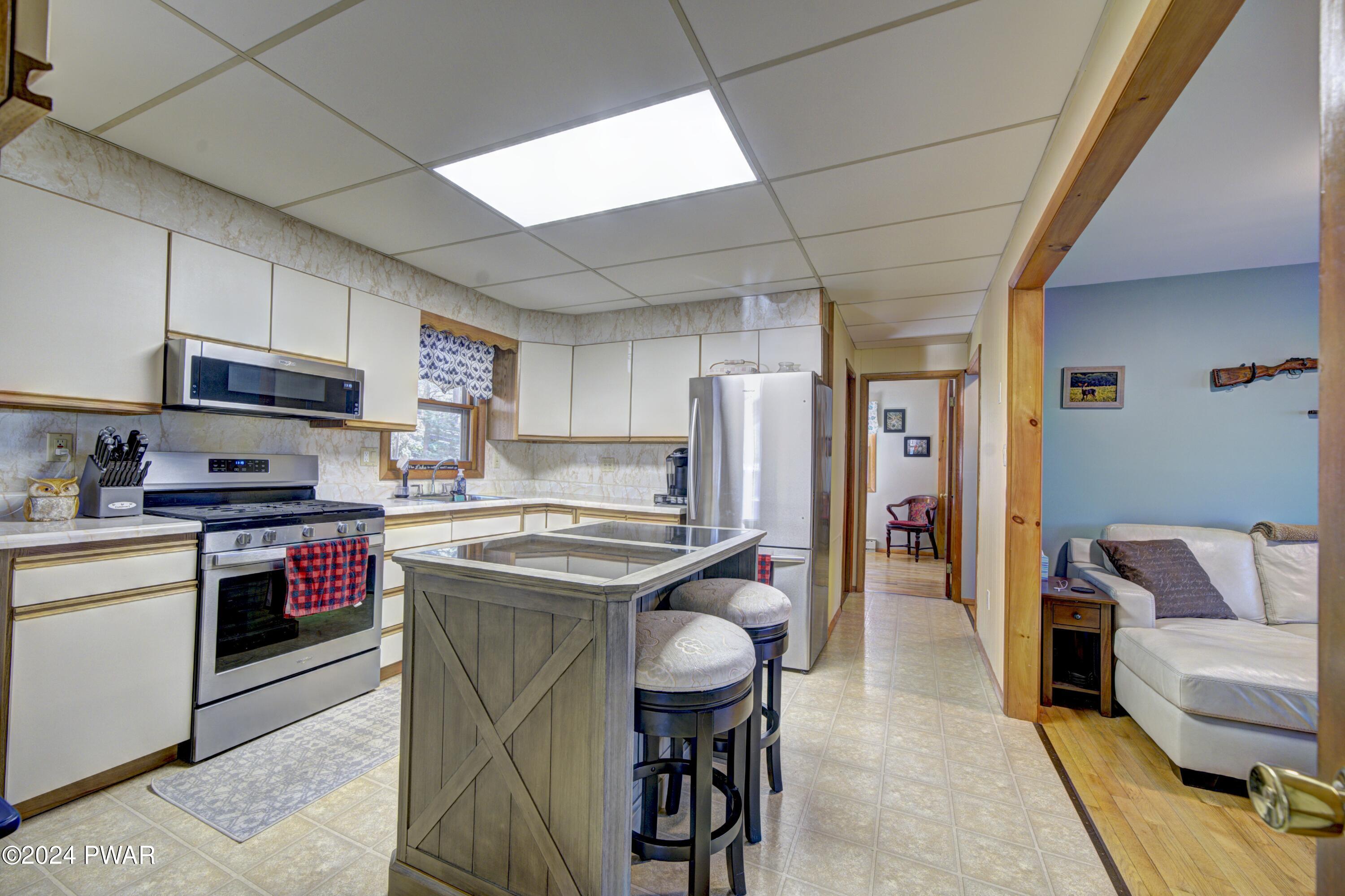 31 Cub Road Lake Ariel, PA 18436 - Photo 14 of 58 Kitchen