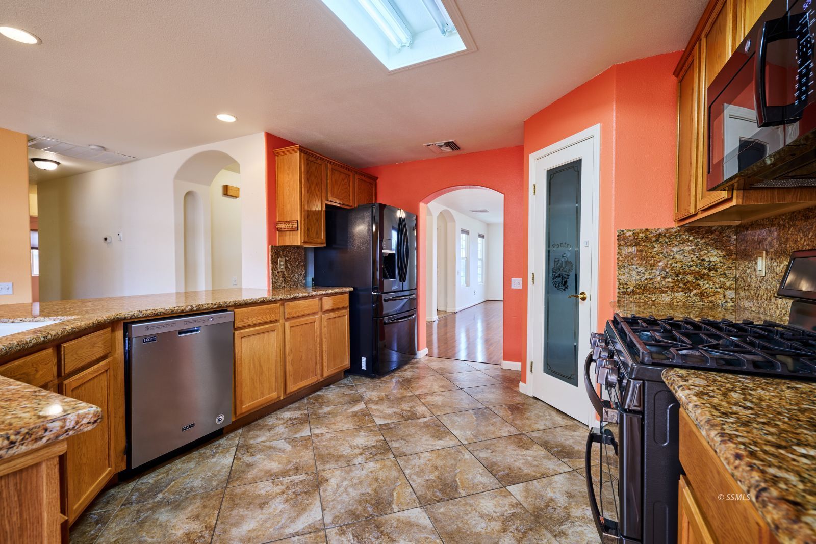 412 Christopher Court Ridgecrest, CA 93555 - Photo 8 of 34