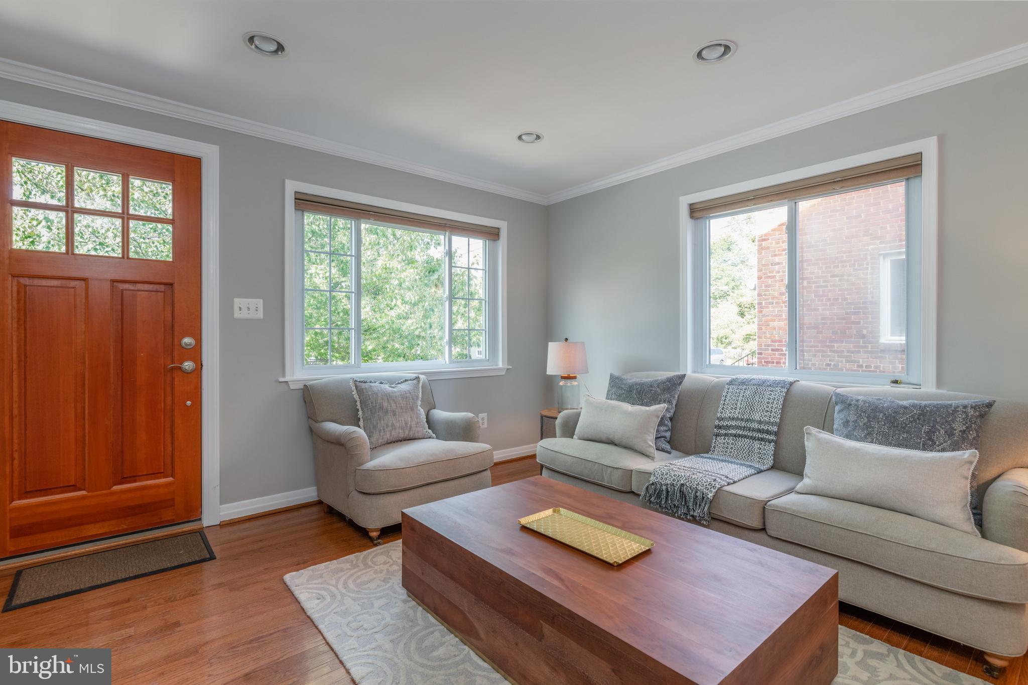 205 East Spring Street Alexandria, VA 22301 - Photo 4 of 51 Living Room