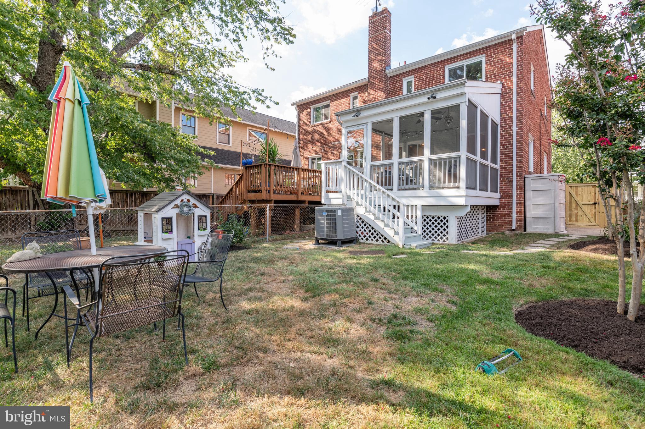 205 East Spring Street Alexandria, VA 22301 - Photo 35 of 51 Exterior Rear