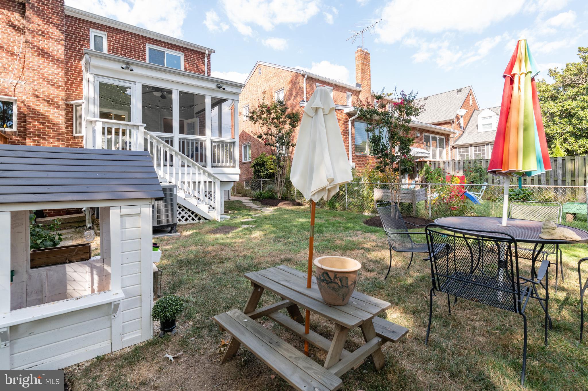 205 East Spring Street Alexandria, VA 22301 - Photo 36 of 51 Exterior Rear