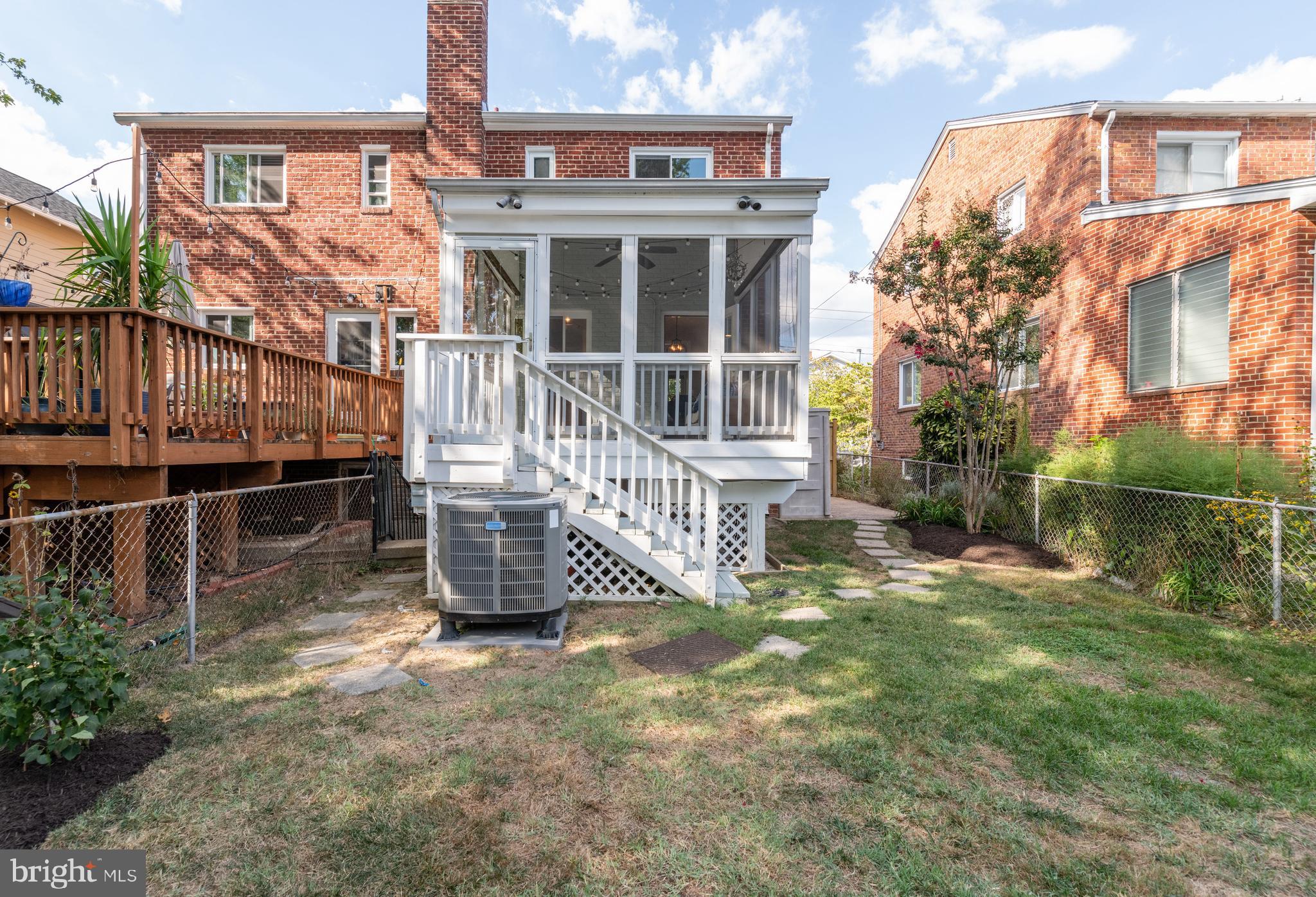 205 East Spring Street Alexandria, VA 22301 - Photo 37 of 51 Exterior Rear