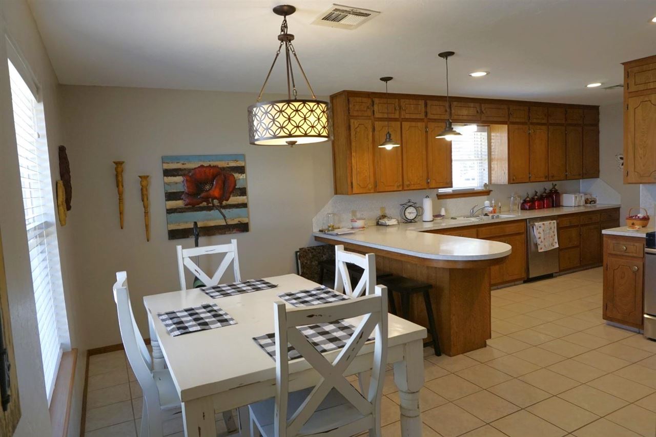 1403 Maple Street Perry, OK 73077 - Photo 10 of 38 Gallery Image 10
