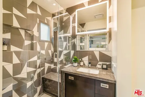 $1,160,000 | 1012 Euclid Street, Santa Monica, CA 90403