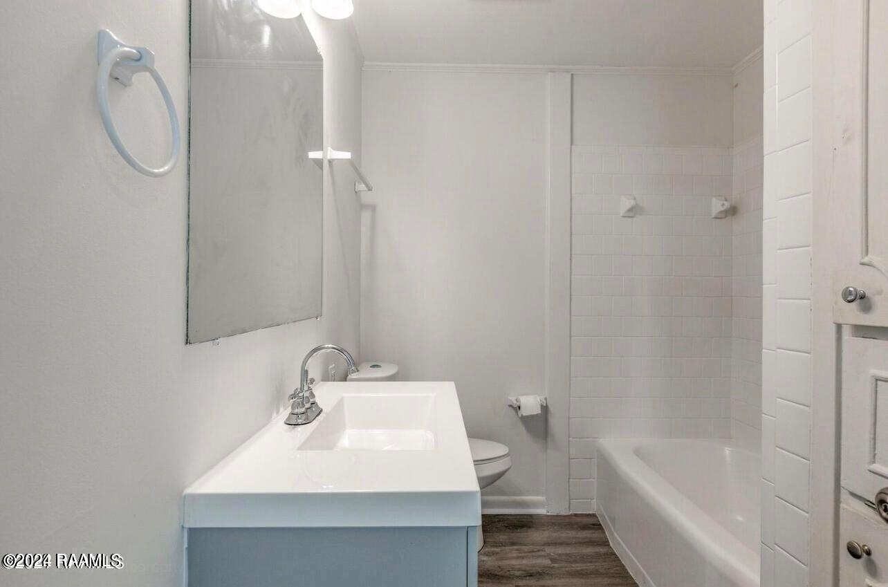 208 Foreman Drive Lafayette, LA 70506 - Photo 8 of 33 guedt bath