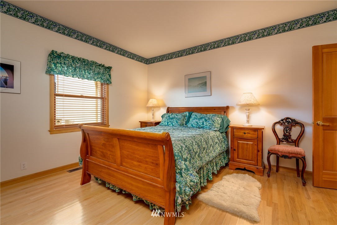 2175 West Beach Road Oak Harbor, WA 98277 - Photo 15 of 25 Gallery Image 15