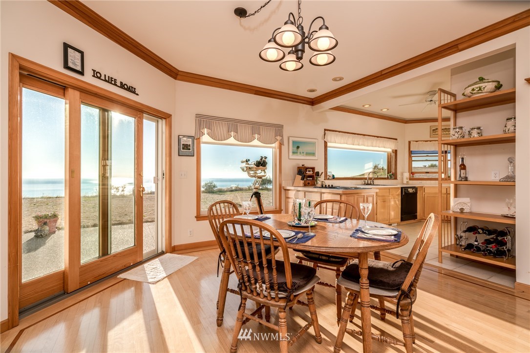 2175 West Beach Road Oak Harbor, WA 98277 - Photo 4 of 25 Gallery Image 4