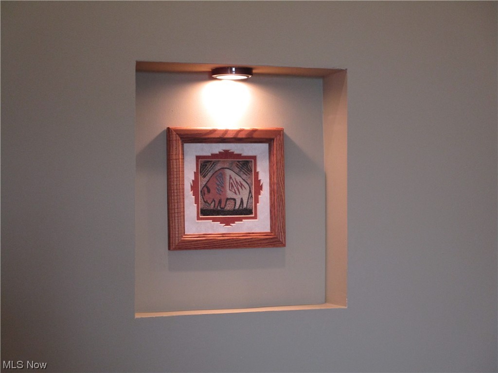 7993 Guilford Road Seville, OH 44273 - Photo 14 of 34 Enjoy these display boxes going to the bedrooms.