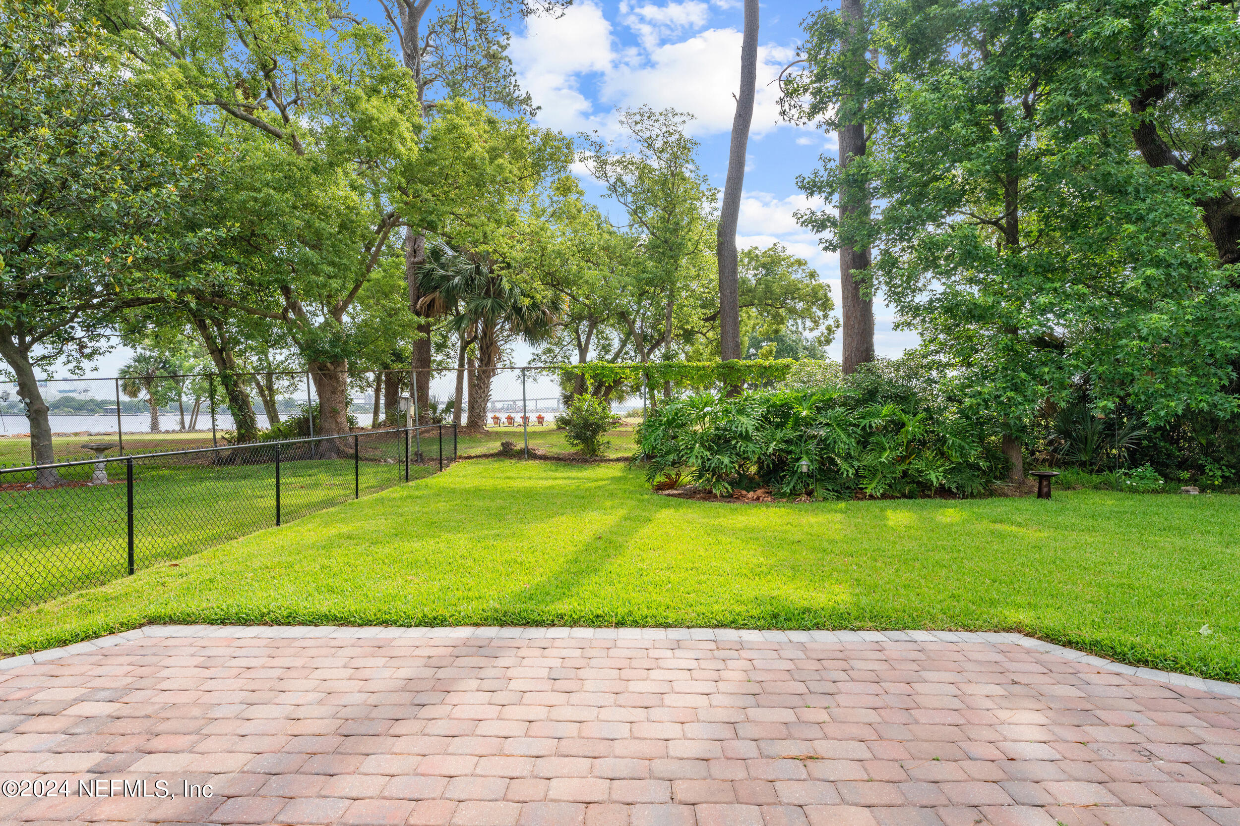 755 Old Hickory Road Jacksonville, FL 32207 - Photo 25 of 30 a view of a backyard with a garden