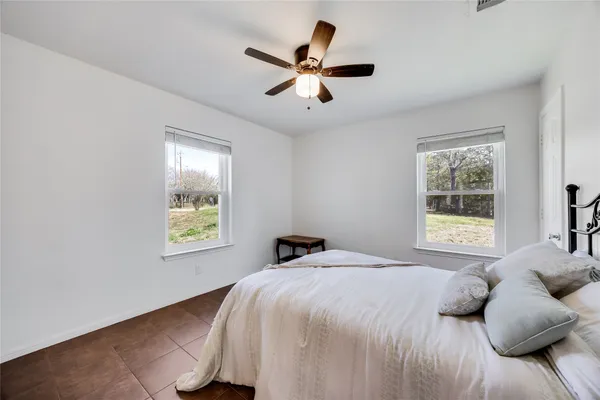 $499,000 | 137 West Oak Drive, Cedar Creek, TX 78612