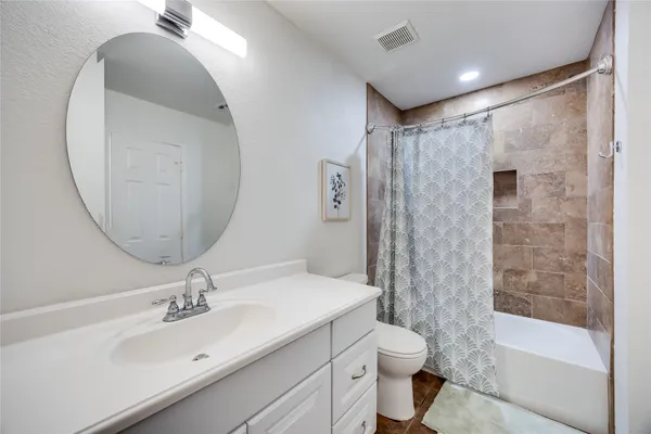 $499,000 | 137 West Oak Drive, Cedar Creek, TX 78612