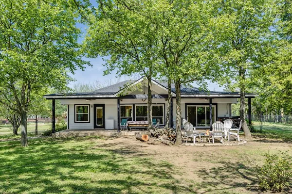 $499,000 | 137 West Oak Drive, Cedar Creek, TX 78612