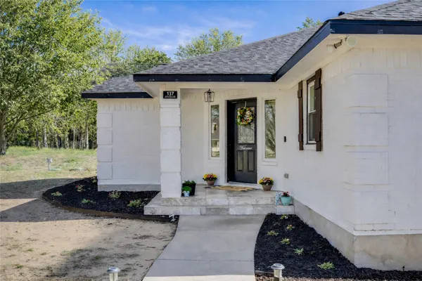 $499,000 | 137 West Oak Drive, Cedar Creek, TX 78612