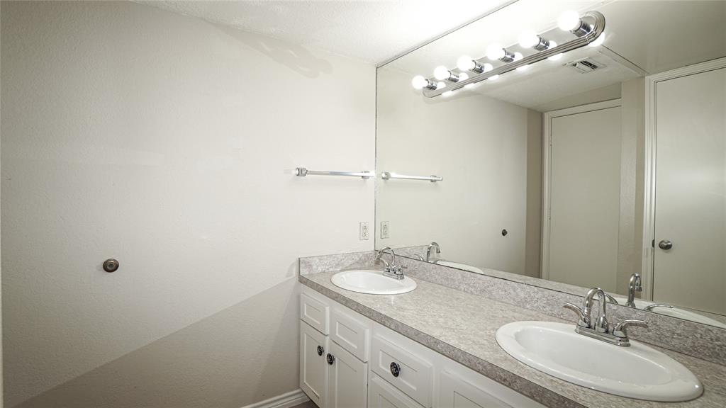 1121 Signal Ridge Place Rockwall, TX 75032 - Photo 16 of 19